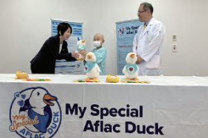 aflacduck贈呈式
